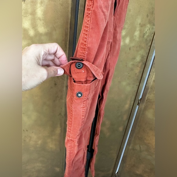 Kuhl red 10/30 convertible cargo pants. - Picture 5 of 7